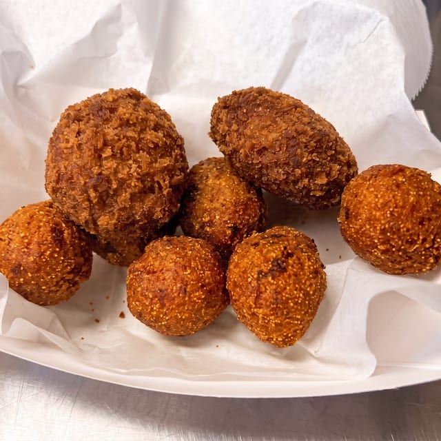 Menufy Hushpuppies (6pc).
