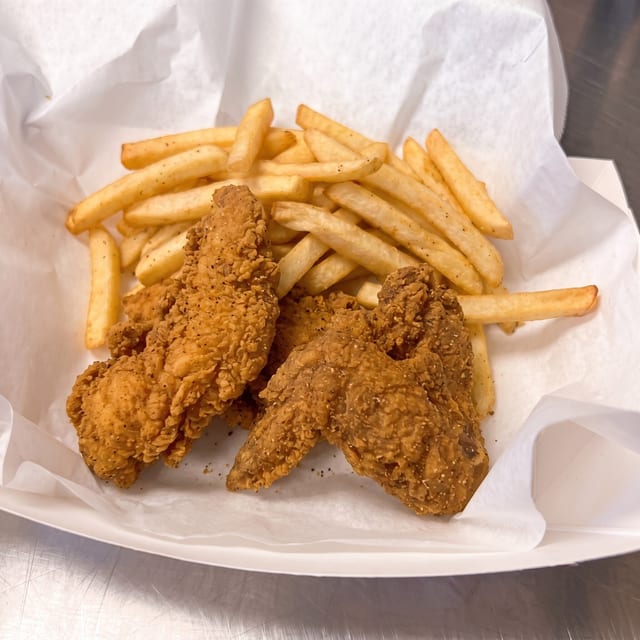 Menufy 3 Wings and Fries.